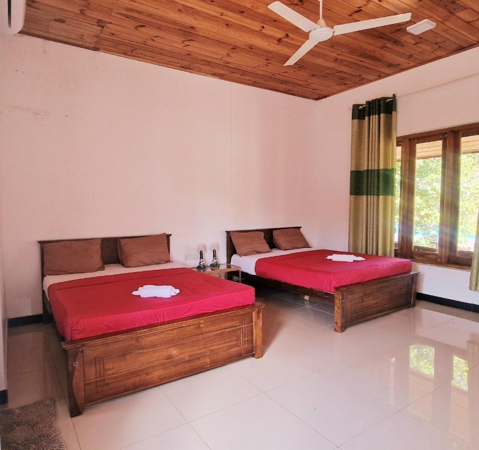 Italian Guest Hotel ตรินโคมาลี ภายนอก รูปภาพ