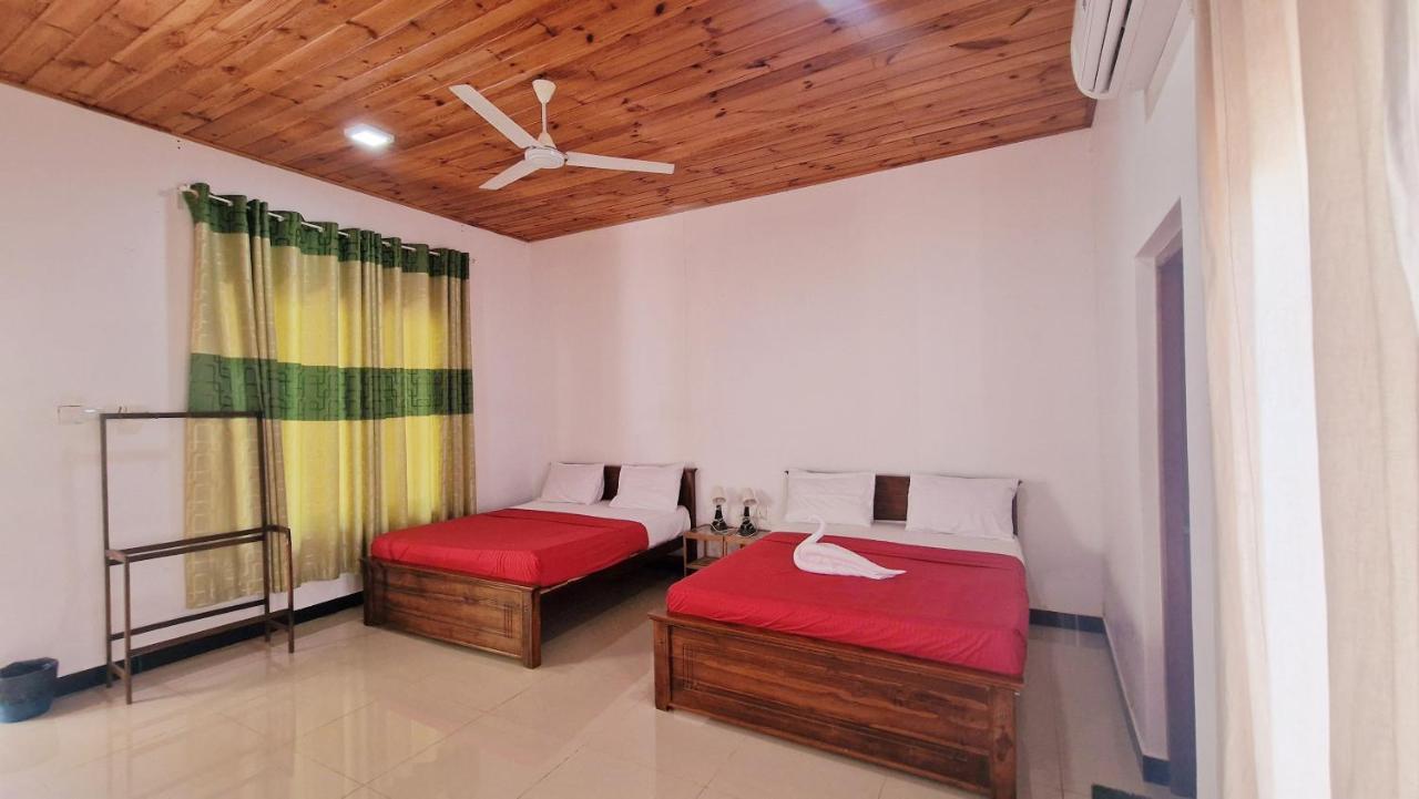 Italian Guest Hotel ตรินโคมาลี ภายนอก รูปภาพ