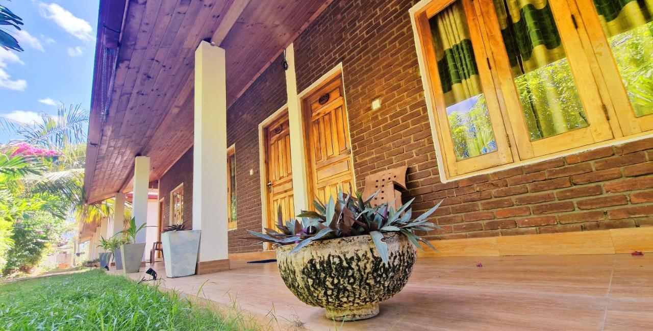 Italian Guest Hotel ตรินโคมาลี ภายนอก รูปภาพ