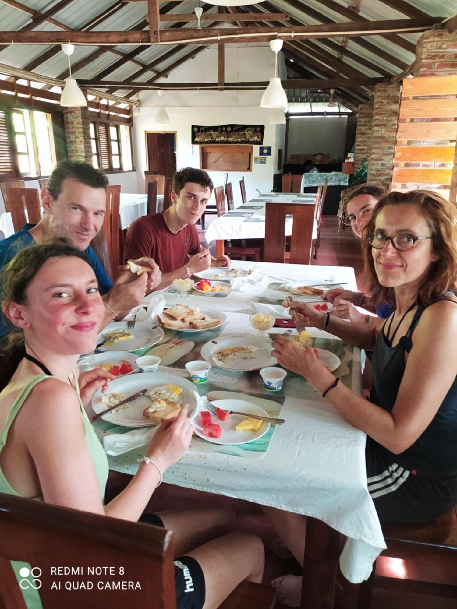 Italian Guest Hotel ตรินโคมาลี ภายนอก รูปภาพ